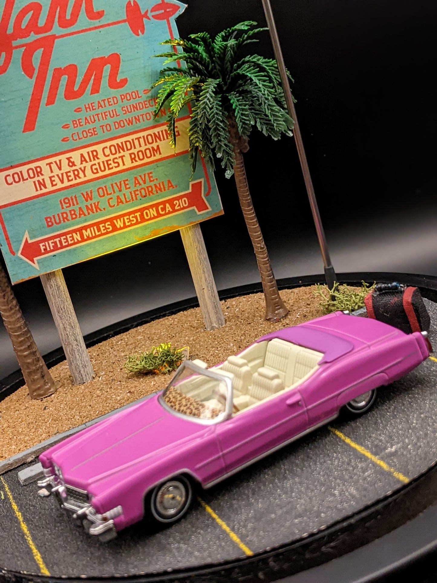 True Romance Diorama Lamp – Handmade Bell Jar Scene with Clarence’s Cadillac, Limited Edition Movie Collectible(Copy)